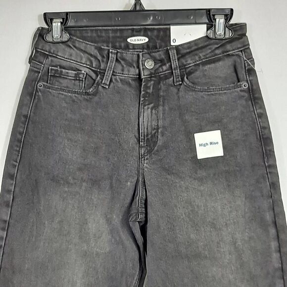 Ladies
High Rise Jeans NWT - Picture 2 of 9